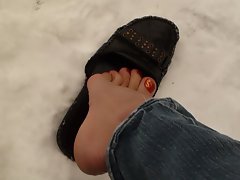 pretty feet in snow
