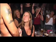 Ladies suck dick at a club with male strippers