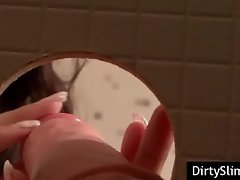 Sexy hoe taking cock on gloryhole