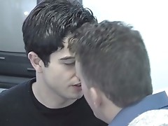 Sexy young twinks kissing and fucking