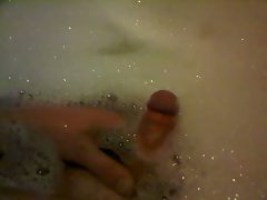Amateur boy wanking in bath