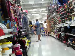 Shopping no panties