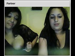 Chatroulette teens flash their tits