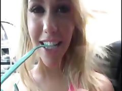 Super sexy natural beautiful girlfriend Mia Malkova has a bubble butt in this homevideo