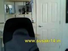 Beautiful webcam girl shows her very nice ass. www.susaki14.in